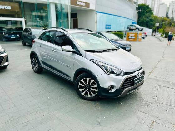 HYUNDAI HB20X 1.6 16V PREMIUM FLEX 4P AUTOMÁTICO HYUNDAI HB20X 1.6 16V PREMIUM FLEX 4P AUTOMÁTICO